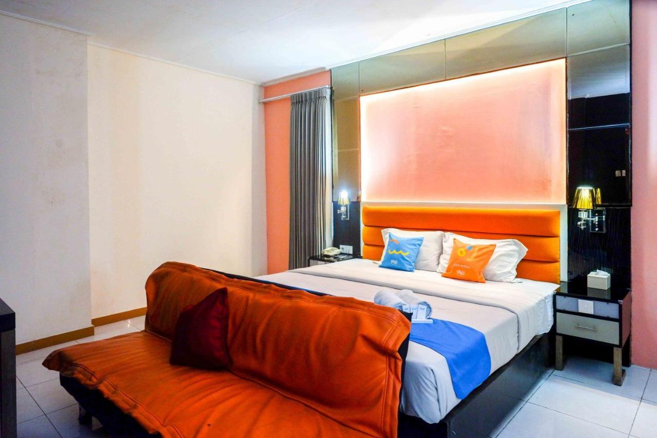 Sans Hotel International Surabaya Gubeng Bagian luar foto