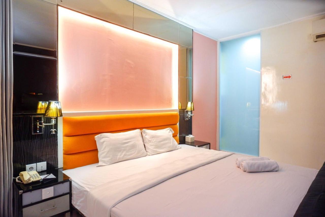Sans Hotel International Surabaya Gubeng Bagian luar foto