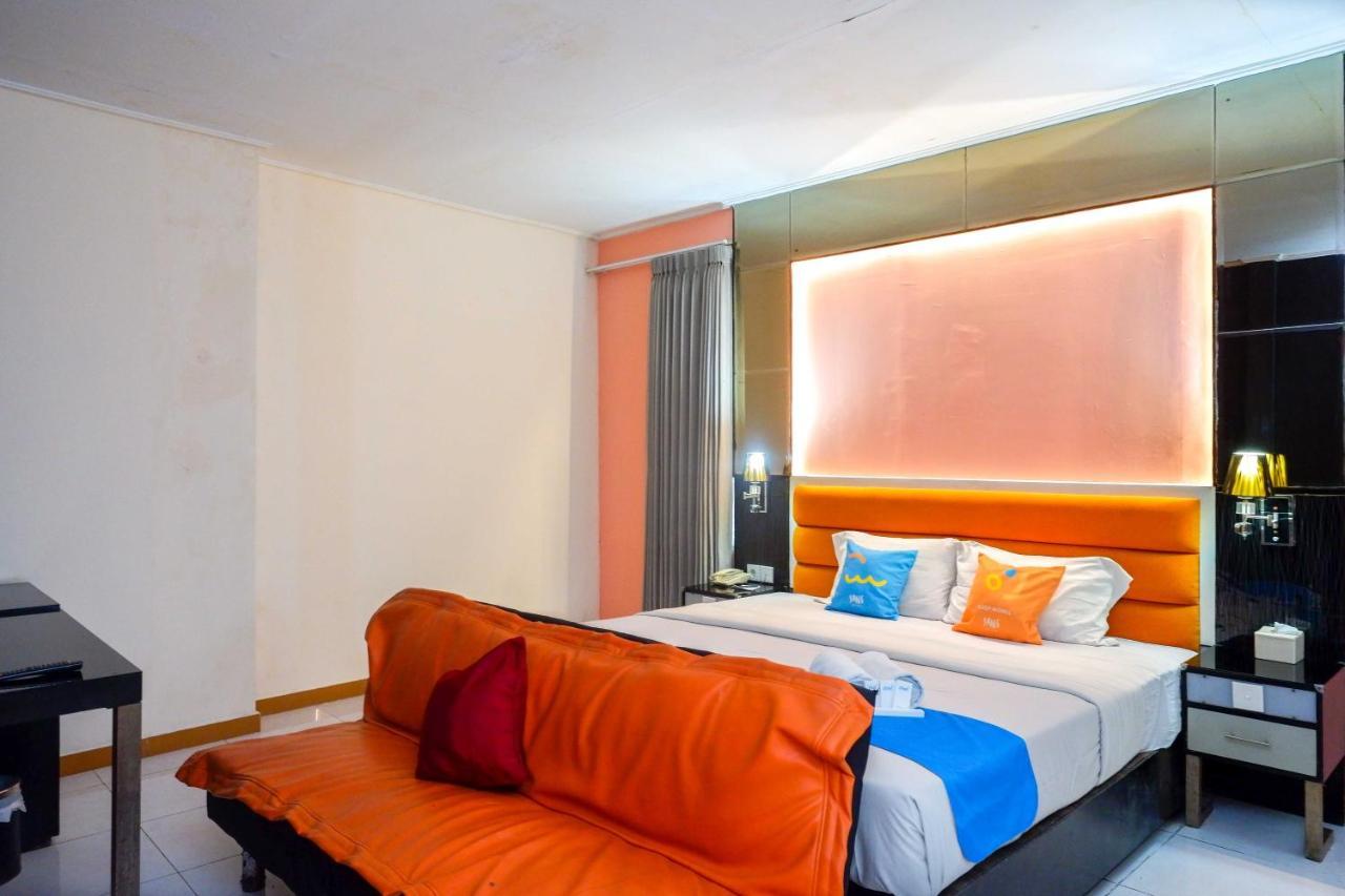 Sans Hotel International Surabaya Gubeng Bagian luar foto