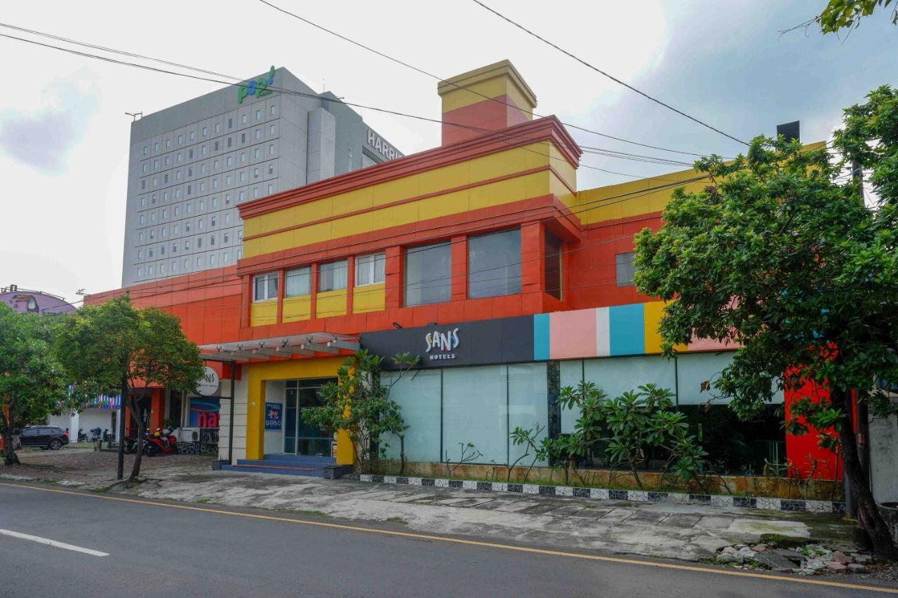 Sans Hotel International Surabaya Gubeng Bagian luar foto