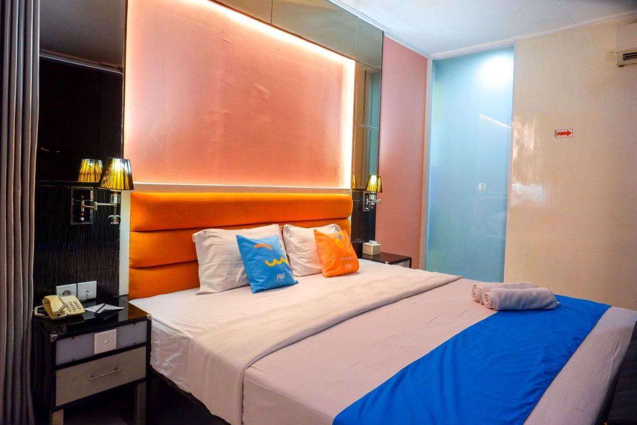 Sans Hotel International Surabaya Gubeng Bagian luar foto