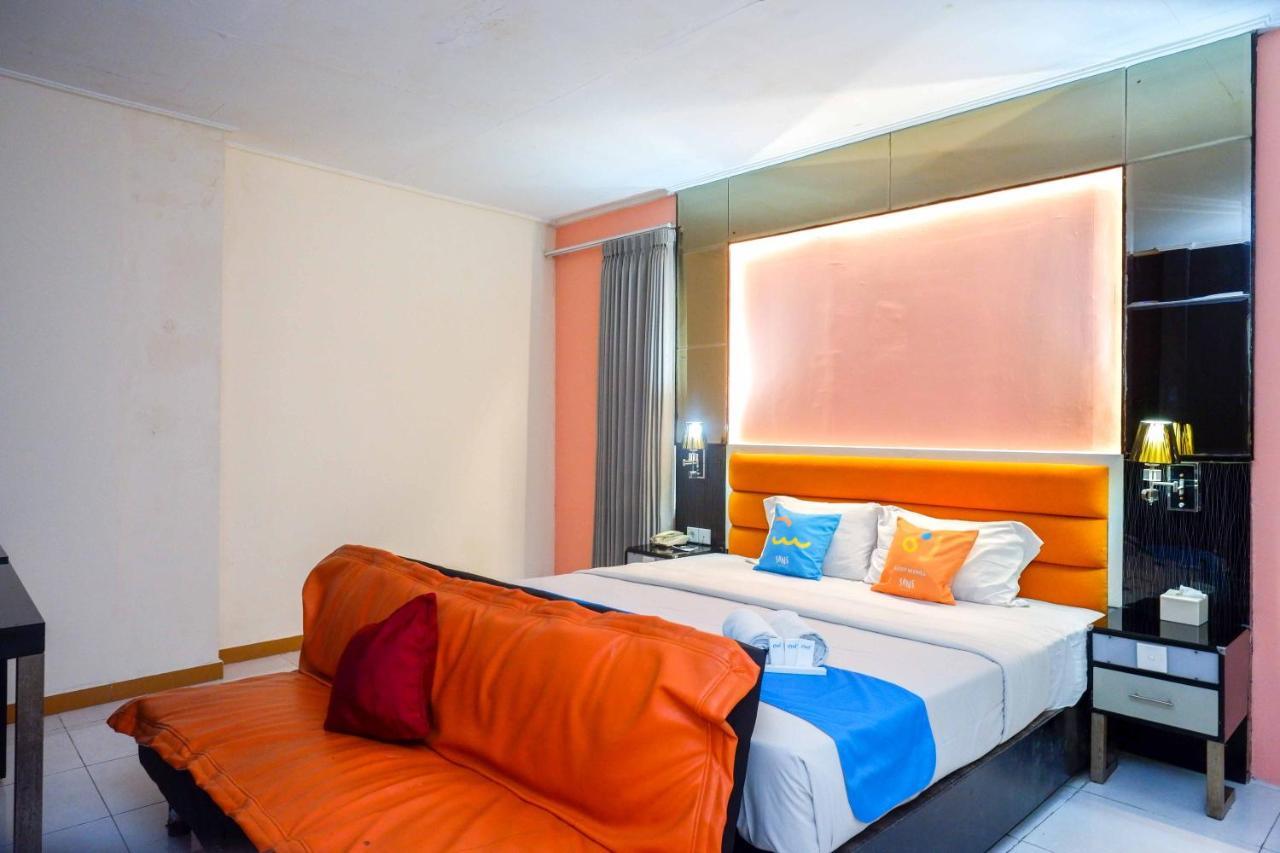 Sans Hotel International Surabaya Gubeng Bagian luar foto