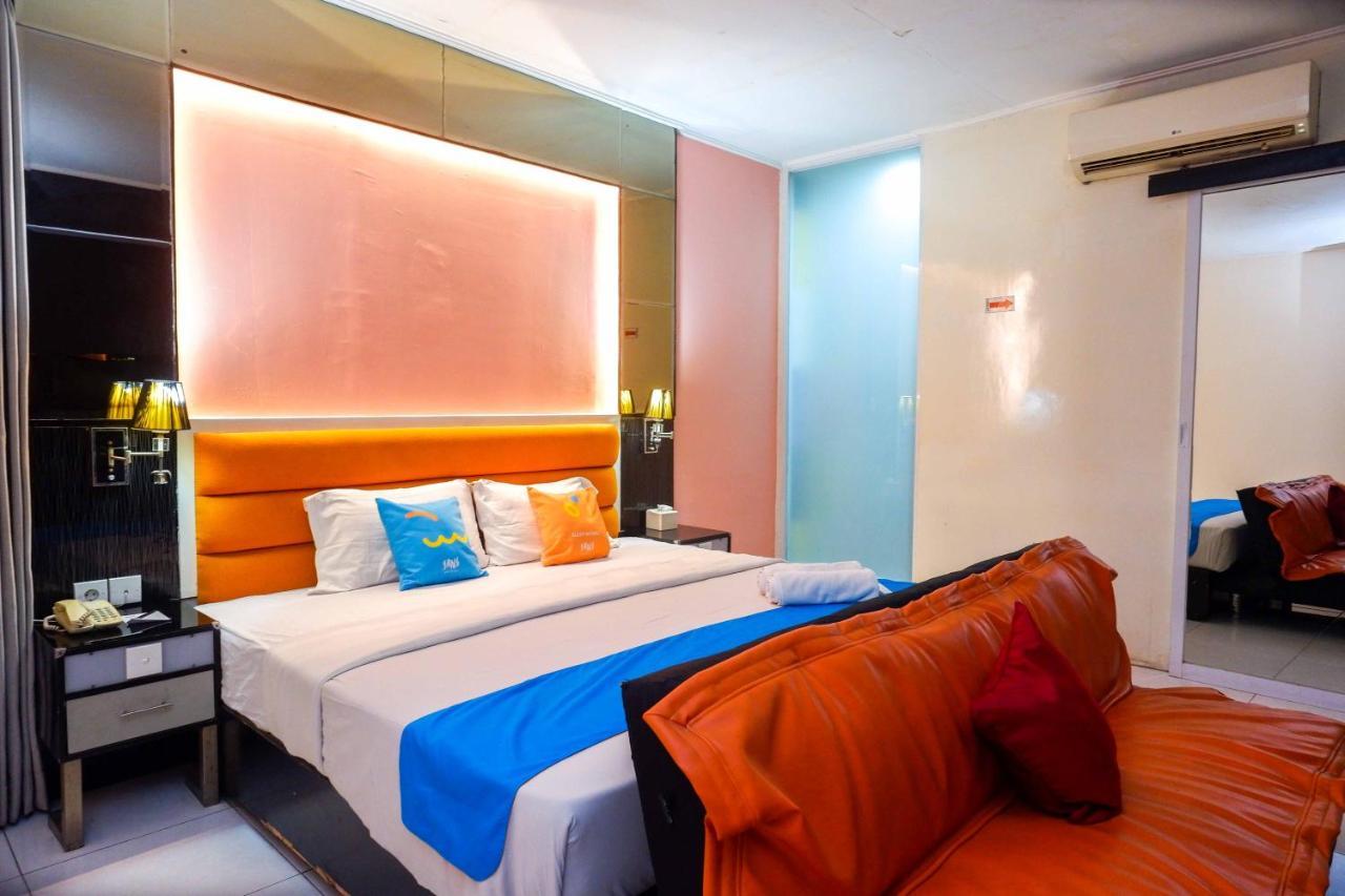 Sans Hotel International Surabaya Gubeng Bagian luar foto
