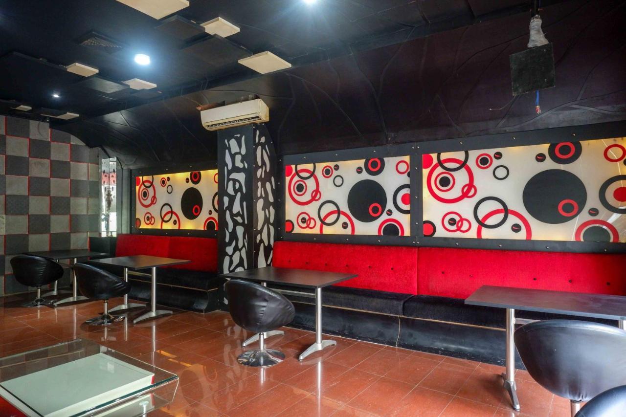 Sans Hotel International Surabaya Gubeng Bagian luar foto