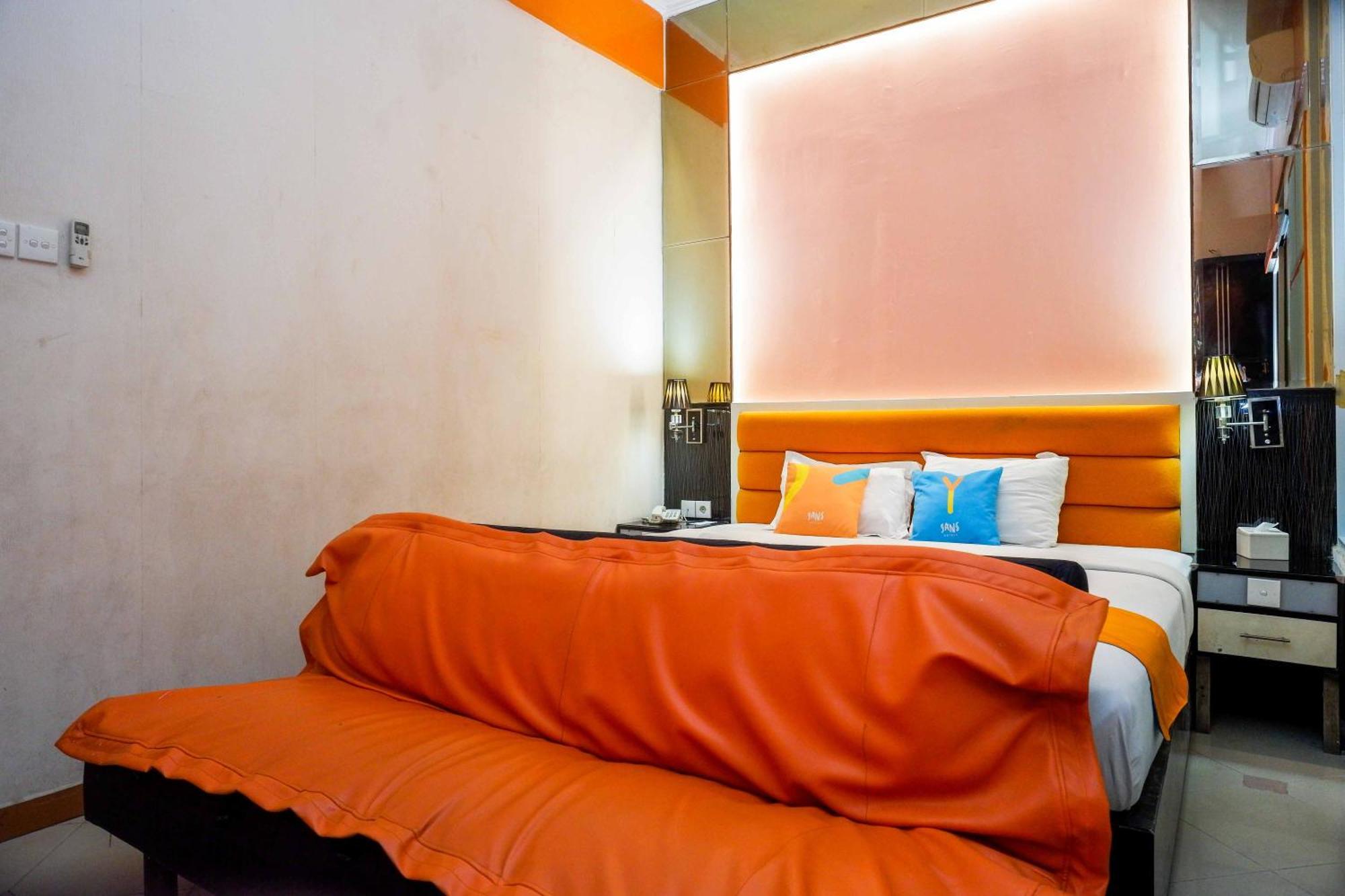 Sans Hotel International Surabaya Gubeng Bagian luar foto
