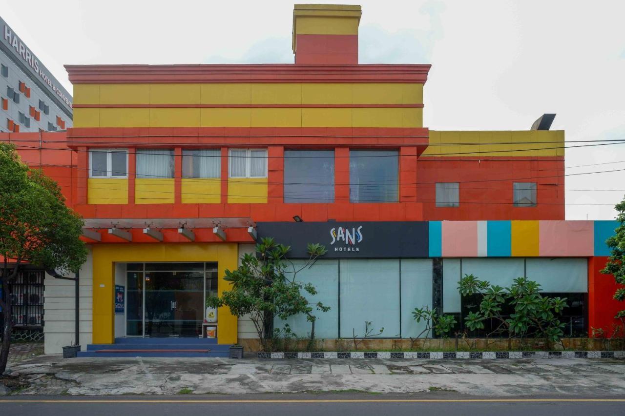 Sans Hotel International Surabaya Gubeng Bagian luar foto
